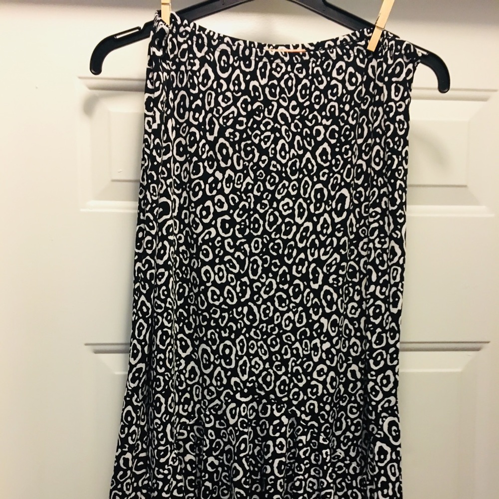 Women’s below knee skirt